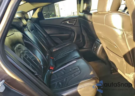 2015 Chrysler 200 S z USA, uszkodzony, nr VIN 1C3CCCBG2FN673565